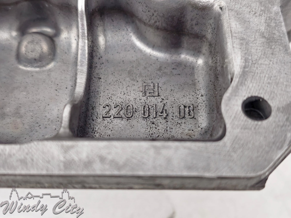 MERCEDES-BENZ OM642 DIESEL ENGINE RIGHT VALVE COVER A6420101630
