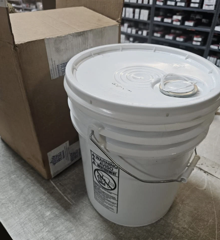 5 Gallon CUTZOL WS-11 Machining Oil