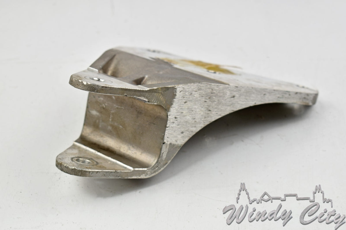 2005-2009 5.3L GM ENGINE MOUNT BRACKET 10306033
