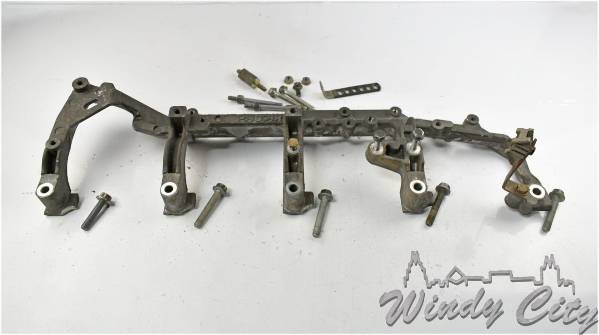 PACCAR MX13 FUEL RAIL BRACKET 2118432 WITH BOLTS