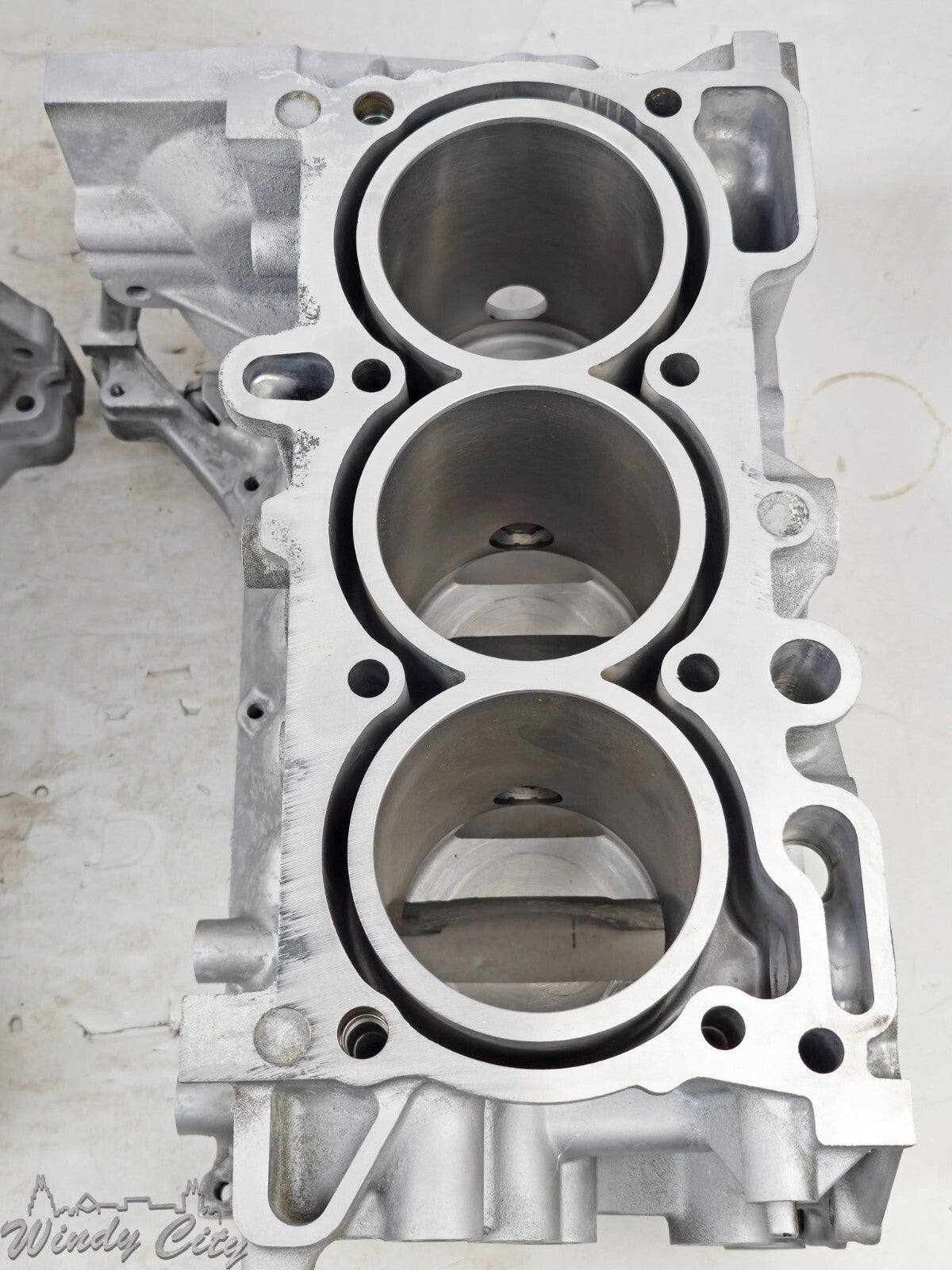 3.0L SUBARU EZ30 ENGINE BARE BLOCK Z30 302