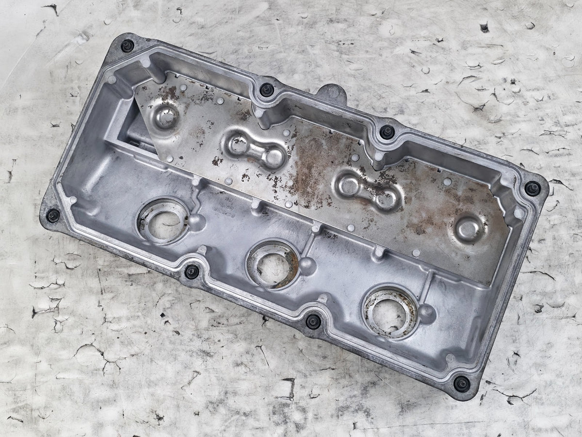 98-04 CHRYSLER 3.2L 3.5L LEFT DRIVER ENGINE VALVE COVER #04792103