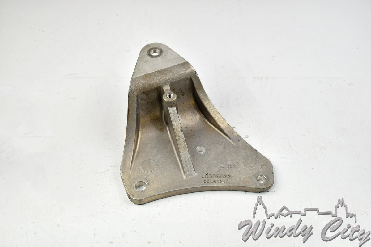 2005-2009 5.3L GM ENGINE MOUNT BRACKET 10306033