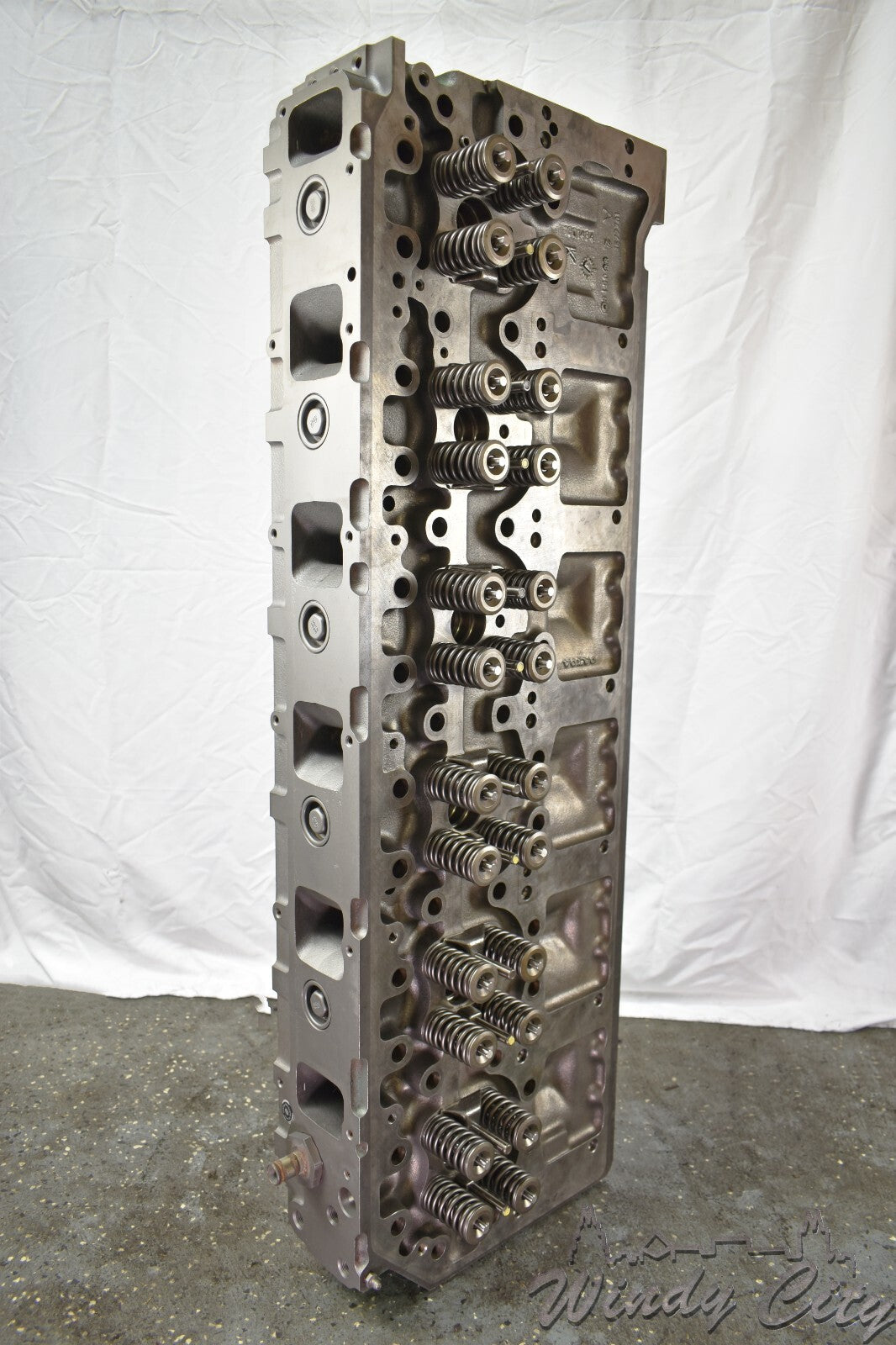 VED12 VOLVO D12 REMANUFACTURED CYLINDER HEAD 1677701