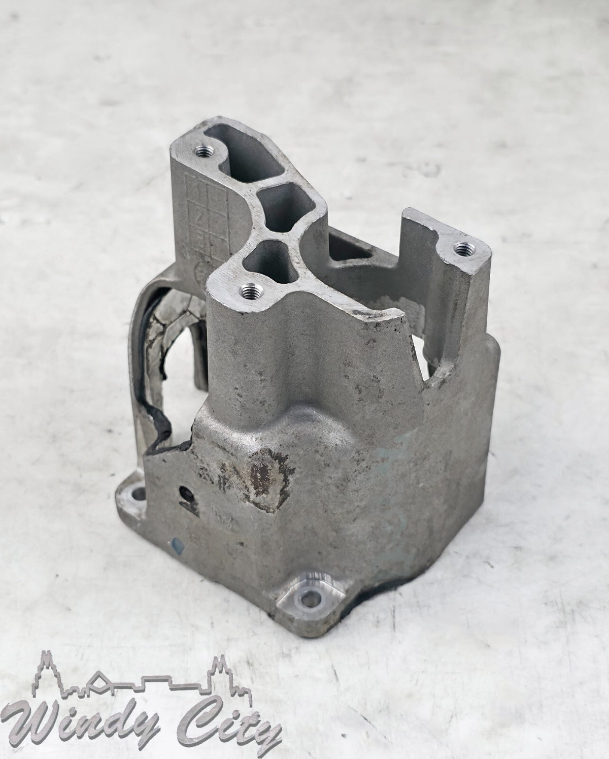 MASERATI MOUNT BRACKET # 333541, 302353