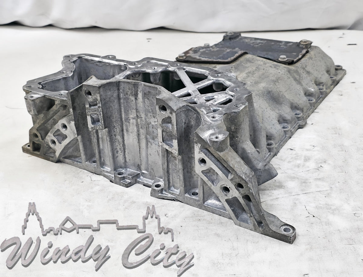 2.8L DURAMAX GM DIESEL ENGINE UPPER OIL PAN 24585350
