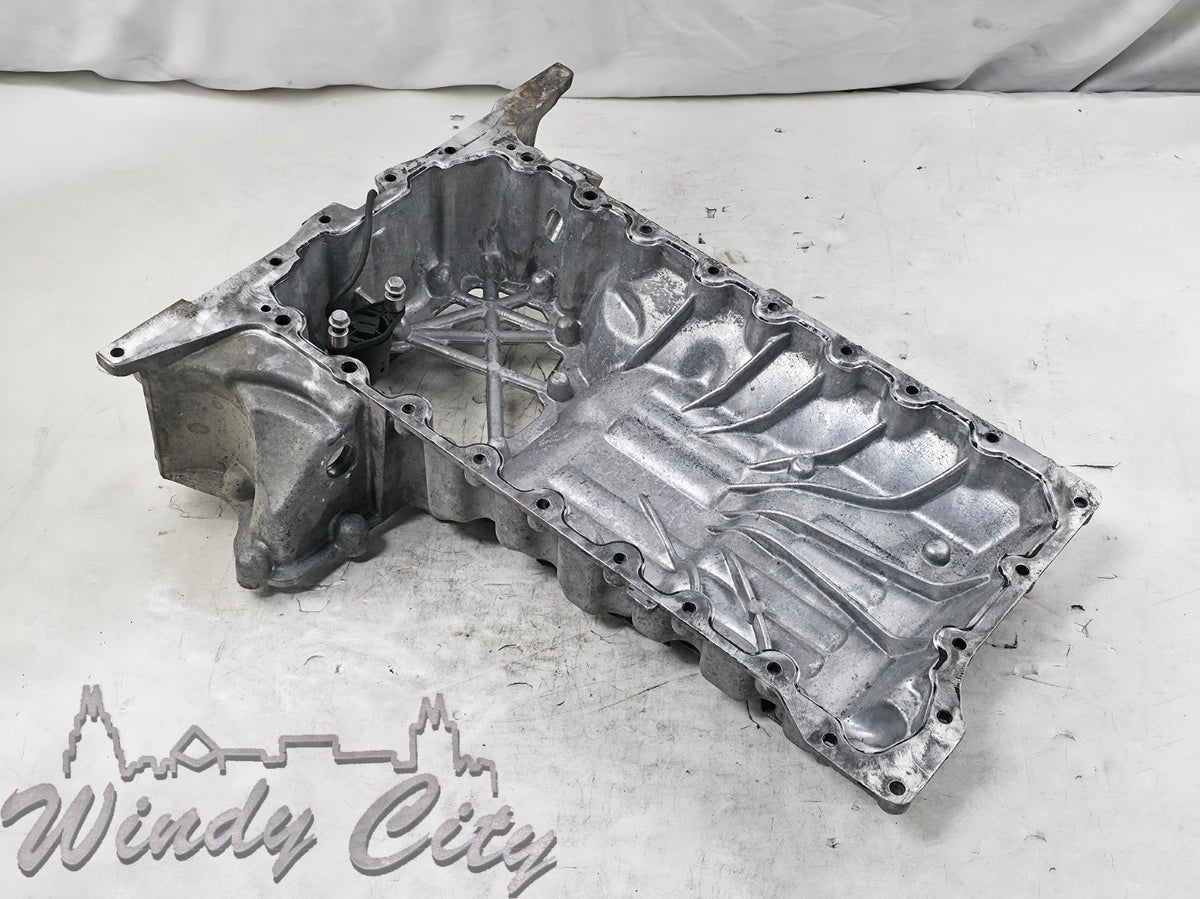 2.8L DURAMAX GM DIESEL ENGINE UPPER OIL PAN 24585350