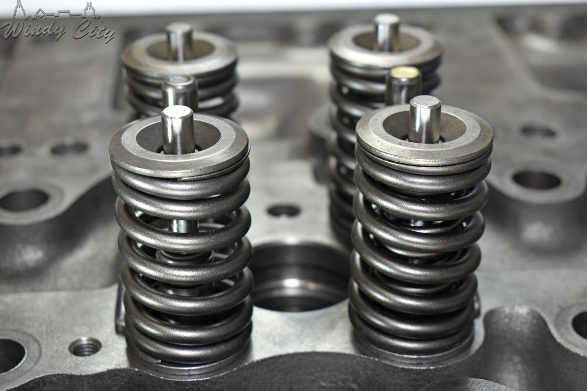 VED12 VOLVO D12 REMANUFACTURED CYLINDER HEAD 1677701