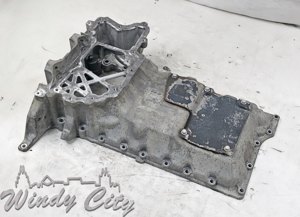 2.8L DURAMAX GM DIESEL ENGINE UPPER OIL PAN 24585350