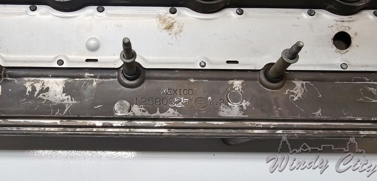 5.3L GM 325 CHEVY PONTIAC LS RIGHT SIDE ENGINE VALVE COVER 12580325