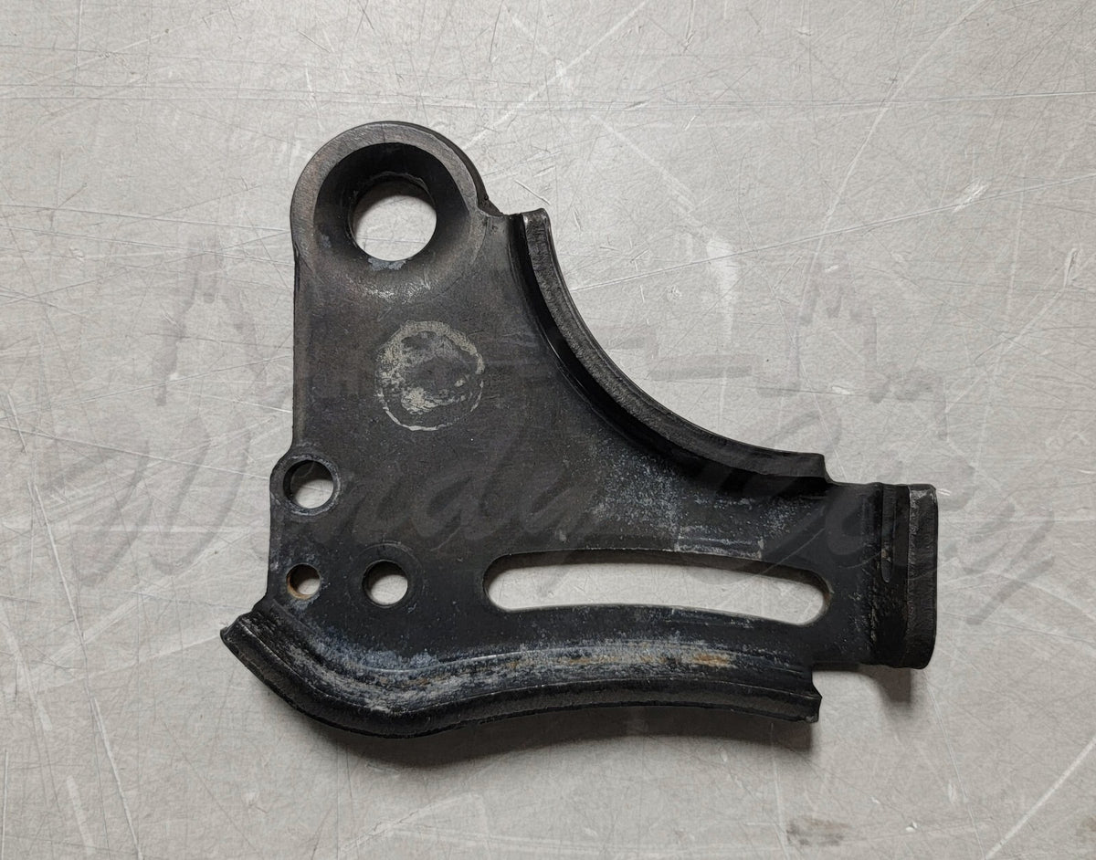 1.6L HYUNDAI KIA ENGINE LIFT BACKET