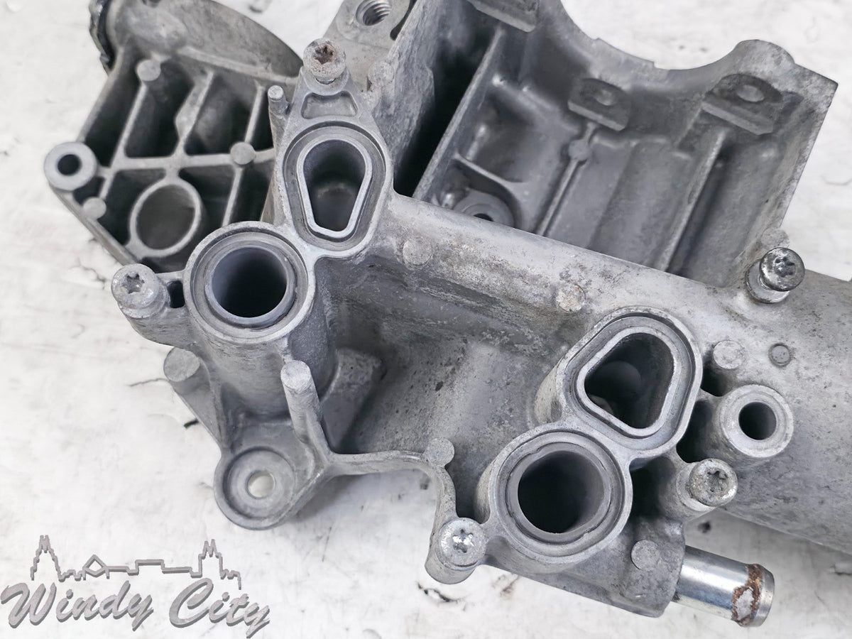 2.8L DURAMAX GM DIESEL ENGINE EGR OIL FILTER HOUSING