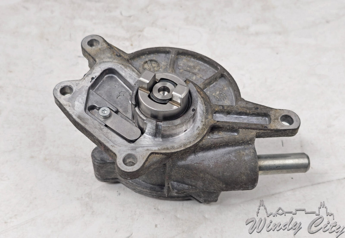 OM642 DIESEL ENGINE VACUUM PUMP USED OEM A6422300165
