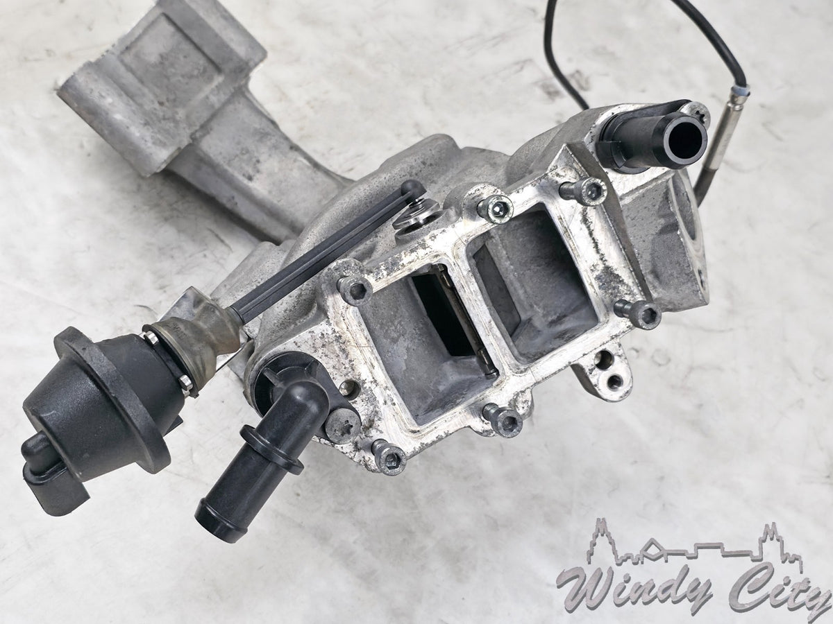 2.8L DURAMAX GM DIESEL ENGINE EGR VALVE HOUSING 12640017