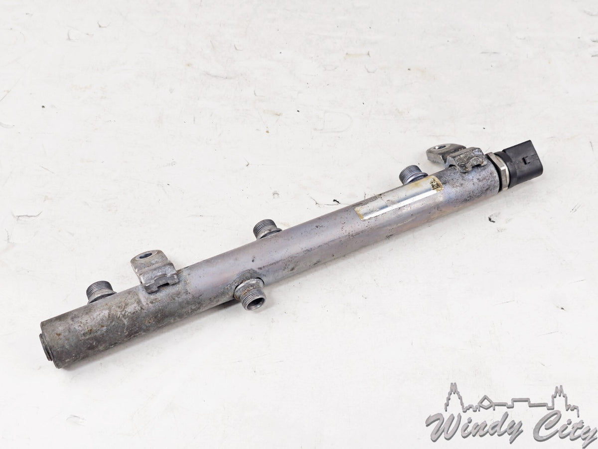 MERCEDES-BENZ CHRYSLER OM642 DIESEL ENGINE FUEL RAIL RIGHT 642-070-30-95