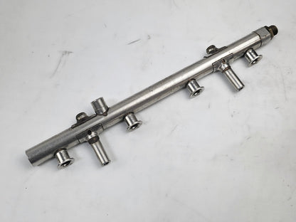 1.8L 2.0L Audi Volkswagen Engine Fuel Rail 06K133317