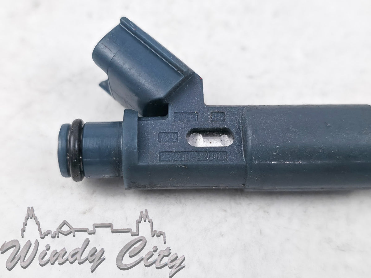 1.8L TOYOTA COROLLA CHEVY PRIZM FUEL INJECTOR DENSO 2325022010