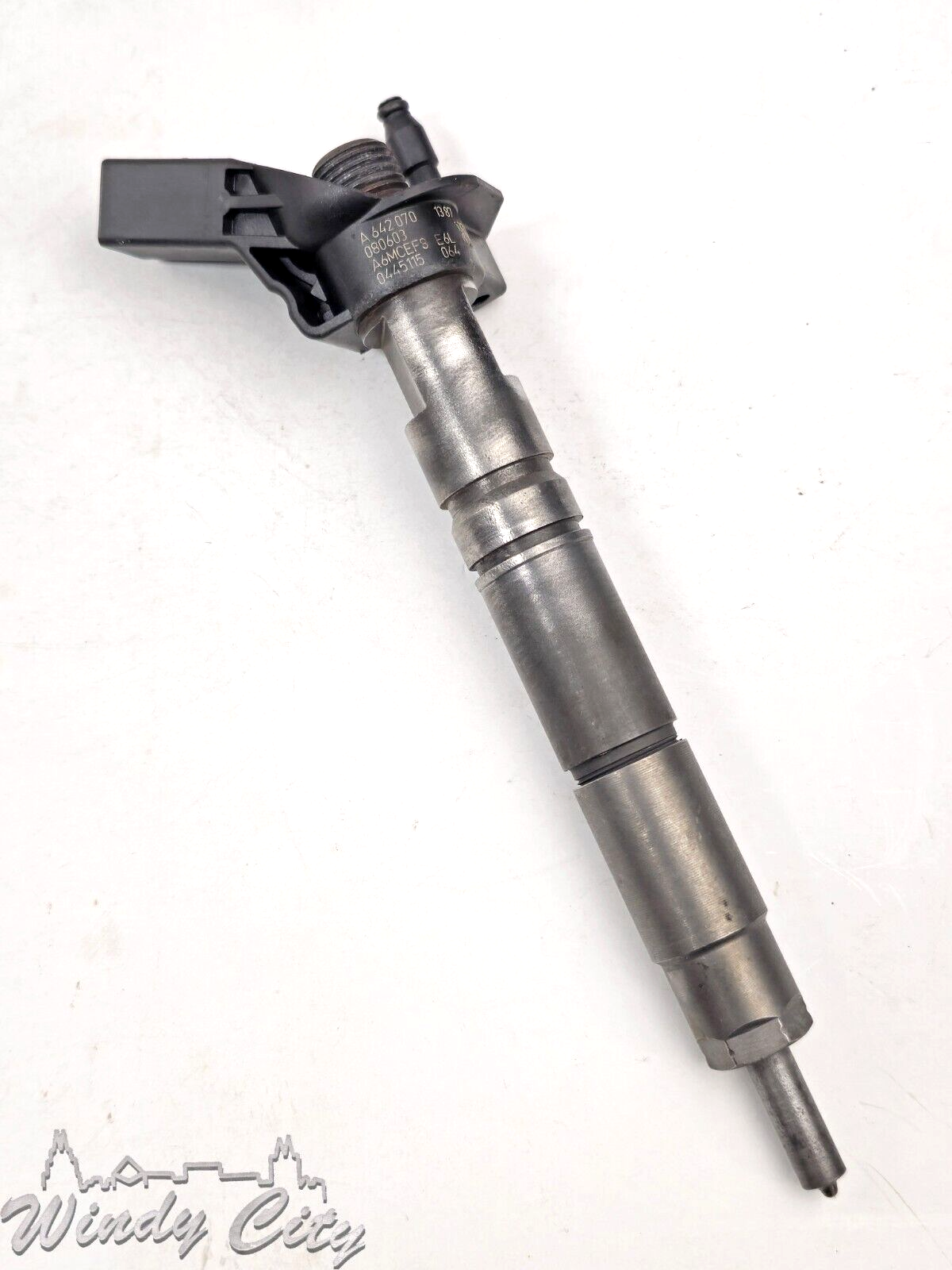 3.0L MERCEDES DIESEL ENGINE FUEL INJECTOR USED OEM 6420701387